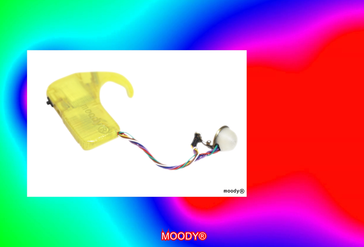 Imagen del del dispositivo MOODY®, una joya/colgante que registra la temperatura de la oreja