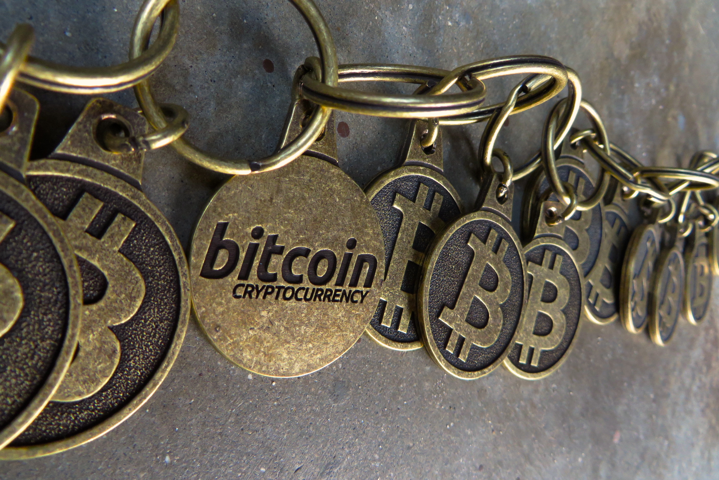 cadena de cadenas bitcoin, simboliza la cadena de bloques o blockchain de Bitcoin. https://flic.kr/p/oVGdq9