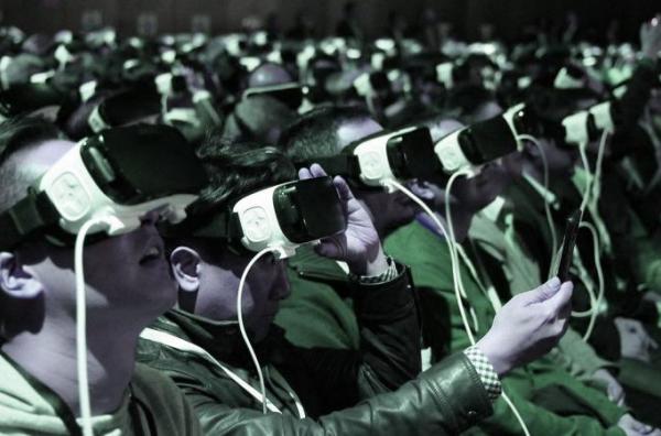 Maurizio Pesce  - Samsung's Virtual Reality MWC 2016 Press Conference