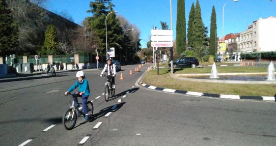 Carril bici provisional calle Arturo Soria.